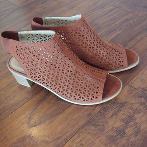 American Eagle perforated slip on sandals